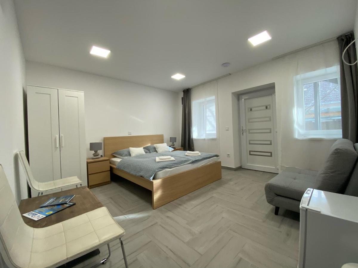 Sulyom Panzio Apartment Tiszafured Exterior photo